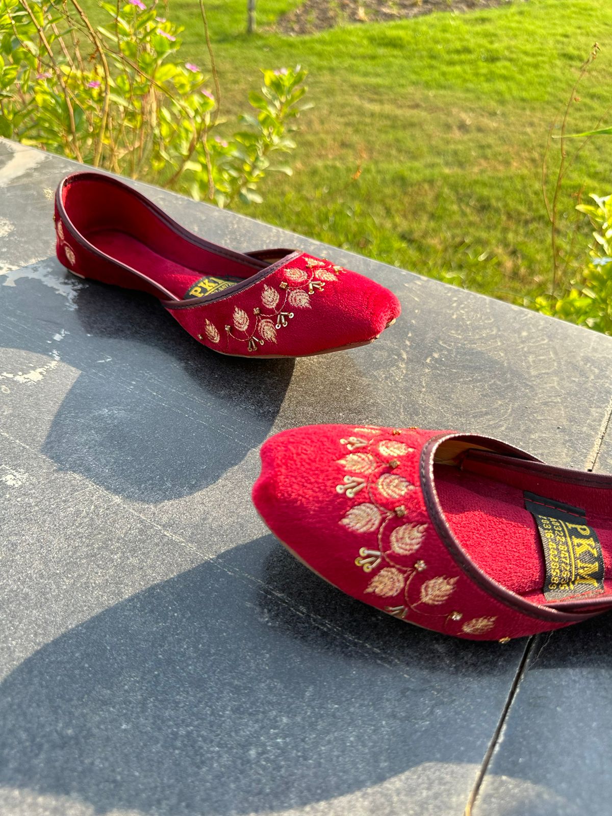 New Maroon Malai Valvet Khussa